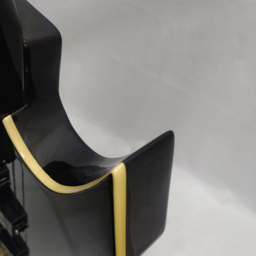 個性派ベーシストにワーロックベース！