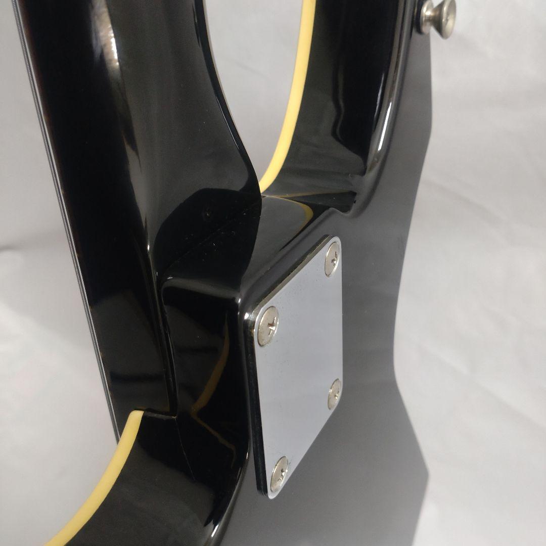 個性派ベーシストにワーロックベース！