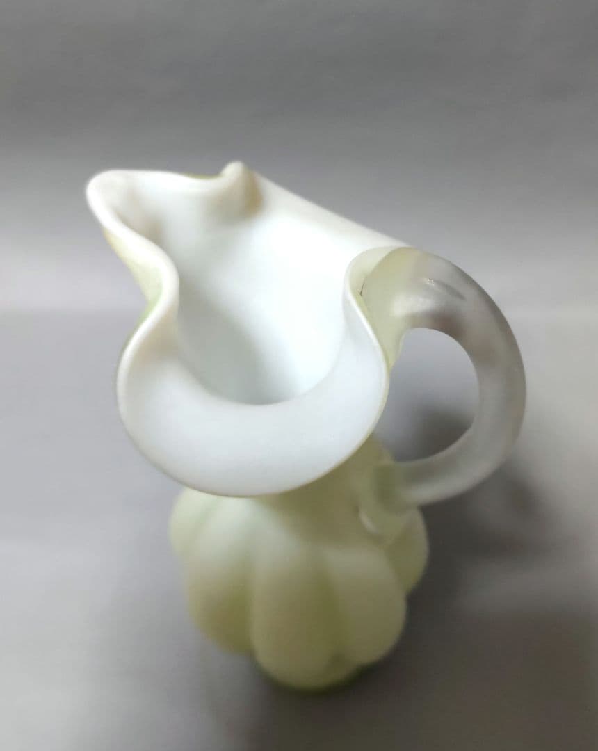 ガラス水差し　花瓶