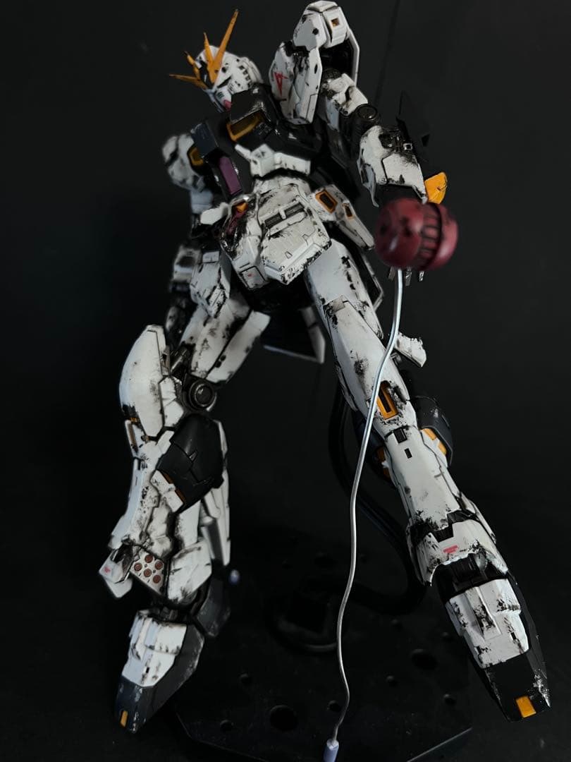 ガンプラ塗装済み完成品　RG νガンダム