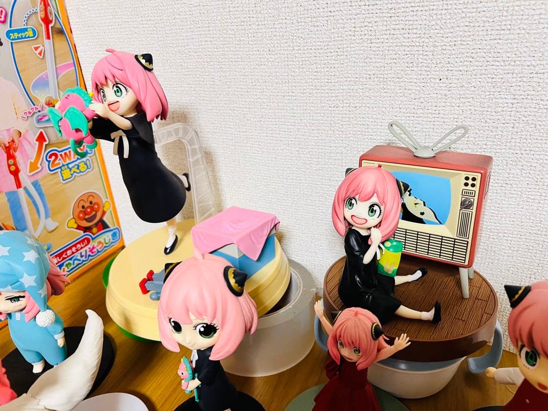 【美品】 SPY×FAMILY アーニャ フィギュア 小物まとめ売り