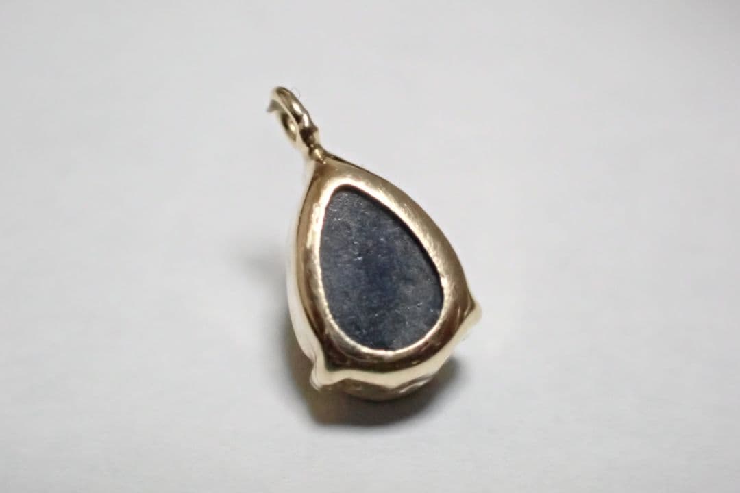 糸魚川翡翠　入コン沢　濃い青　10金　ペントップ　ドロップ　送料無料