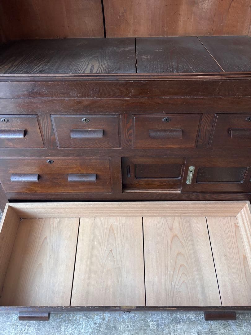 古い水屋箪笥　食器棚　ガラス棚　本棚　ガラスケース　箪笥 和家具　天然木