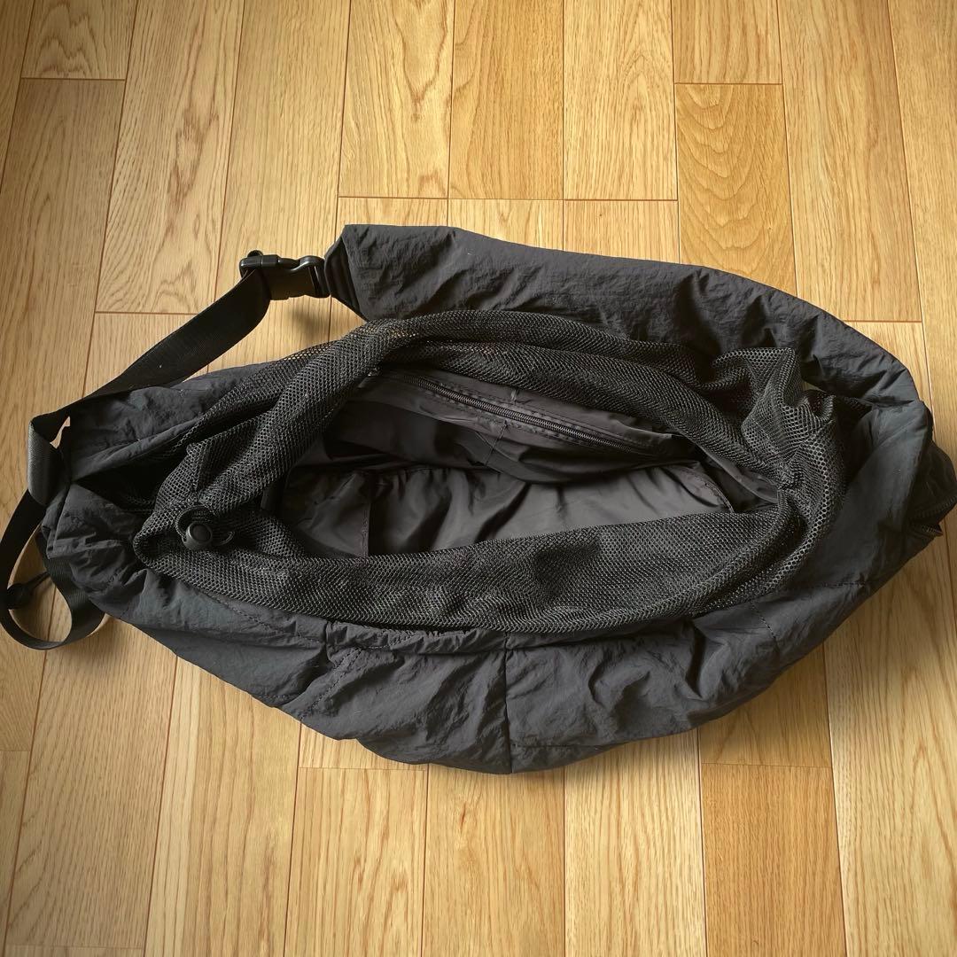 LOWELL ブラック スリングバッグ