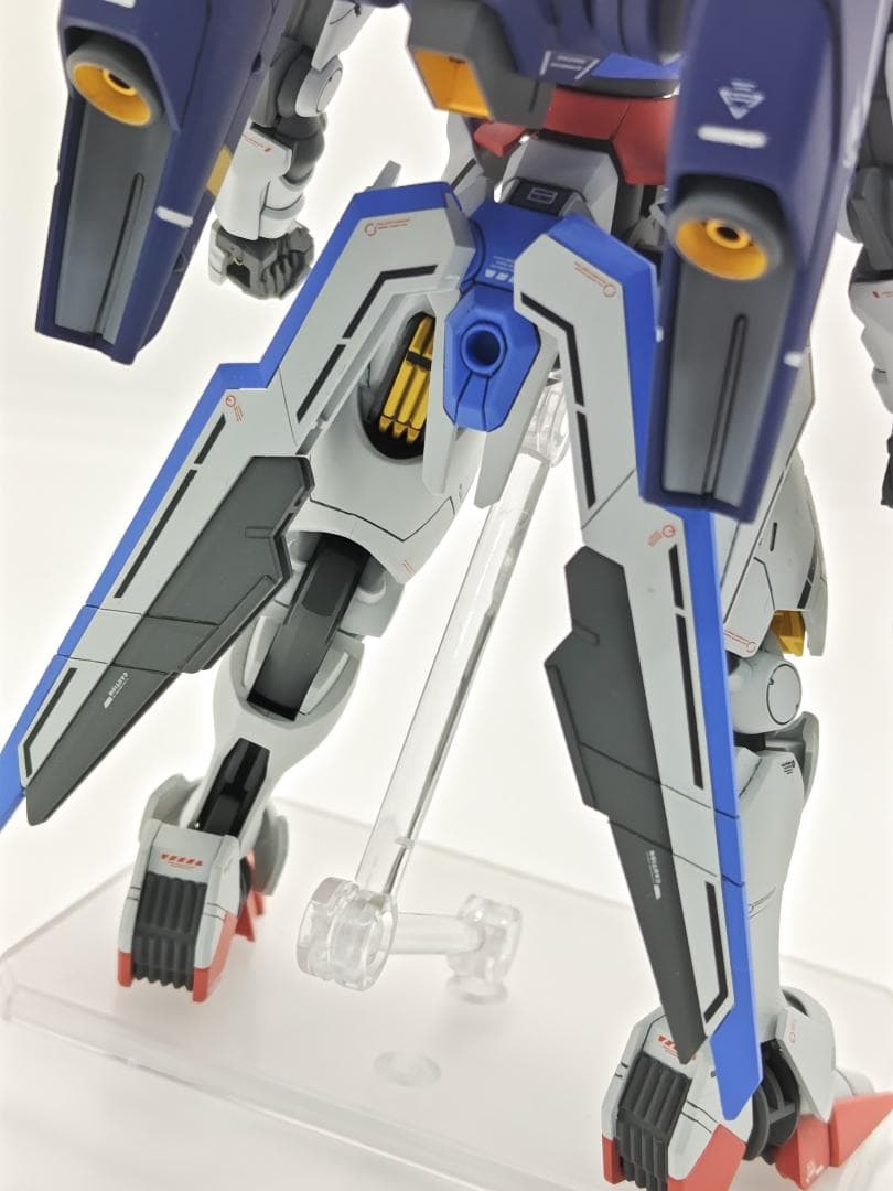 ガンプラ　HGガンダムエアリアル（フライトユニット付）　完成品