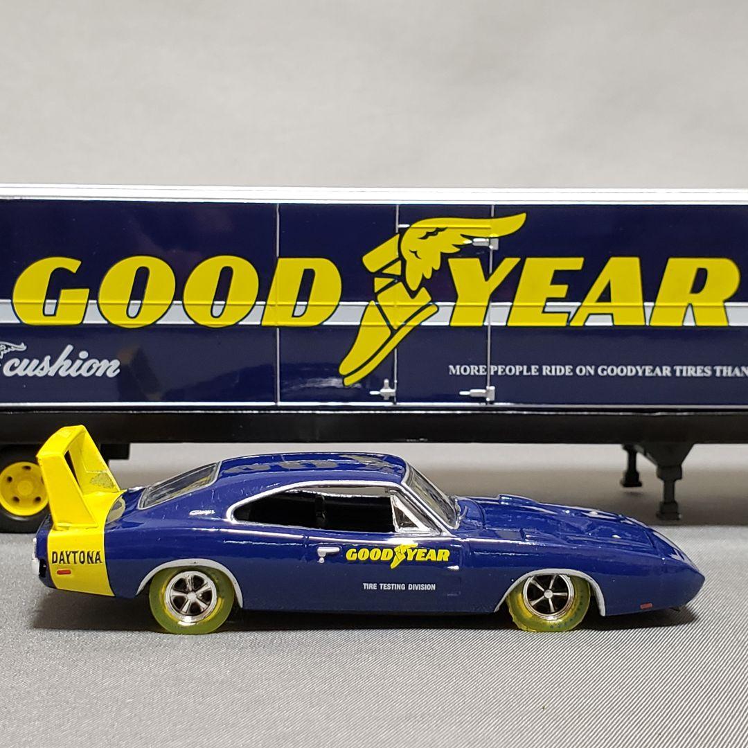 M2マシーン ダッジ　トレーラー&チャージャー・デイトナ　グッドイヤー　1/64