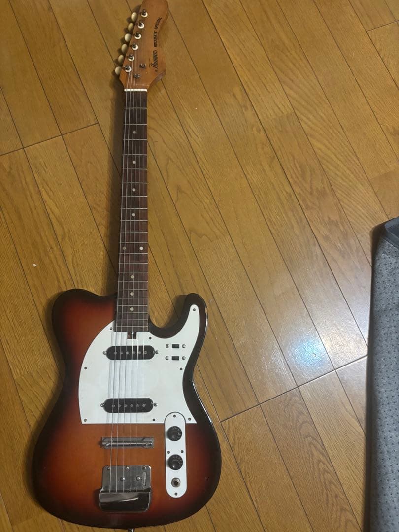 バラ売り不可。ビザールギター トーマス テレキャスタイプ。オマケ付き