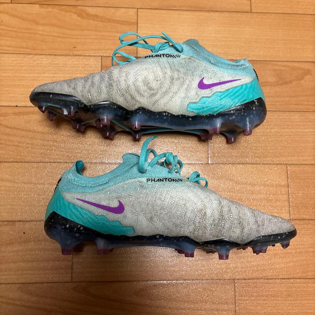 サッカースパイク　NIKE ファントムGX 28cm