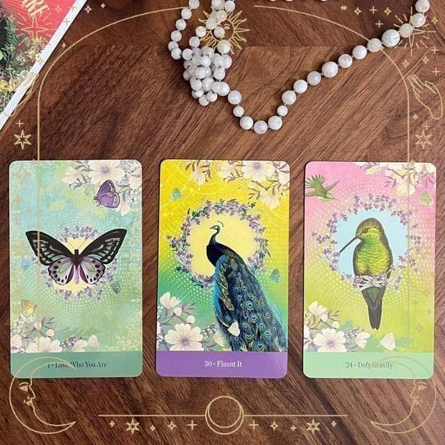 ★正規品オラクルカード★金縁✨柔らかな癒しの世界✨優しいタッチの女性らしいデッキ
