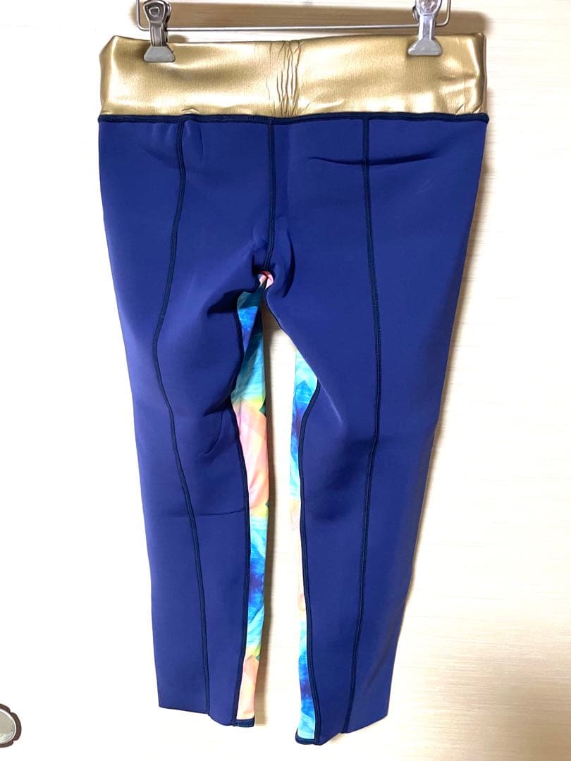 今月末まで　ROXY ネイビー ゴールド レギンス　M/L