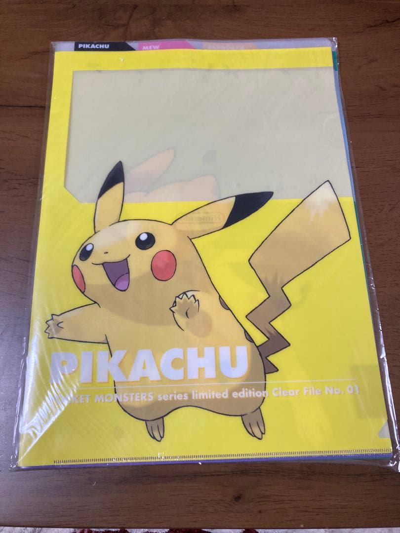 club nintendo クリアファイル　ピカチュウ　ミュウ　レックウザ　美品