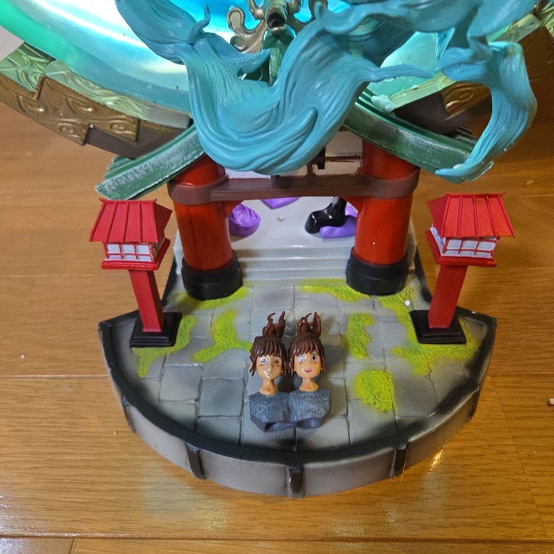 千と千尋の神隠し　海外フィギュア　　　 ライトアップ　チヒロ　ハク　アブラヤ