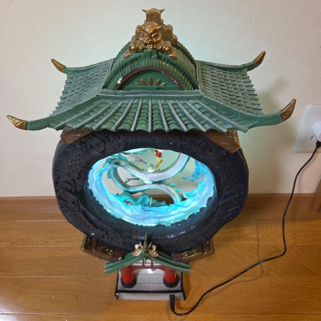 千と千尋の神隠し　海外フィギュア　　　 ライトアップ　チヒロ　ハク　アブラヤ