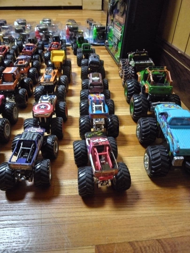 モンスタートラック　超超得！！50台セット