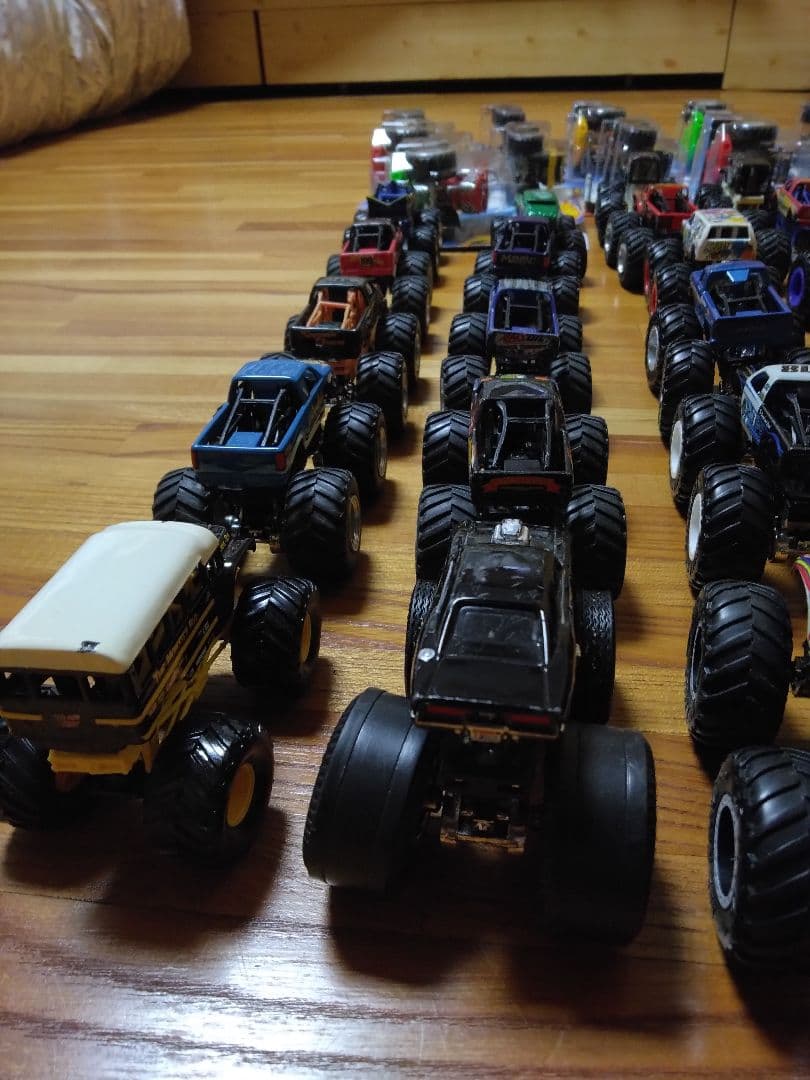 モンスタートラック　超超得！！50台セット