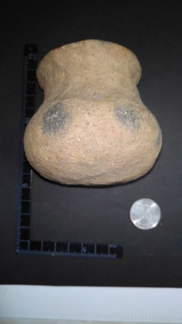 縄文時代前期 (出土品)　高さ約8㎝　約140g  ほぼ完品
