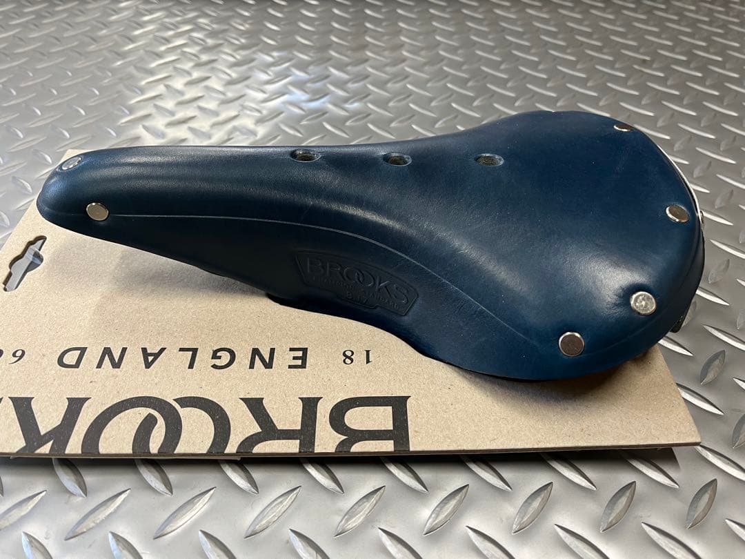 BROOKS B17 限定カラー TEAL