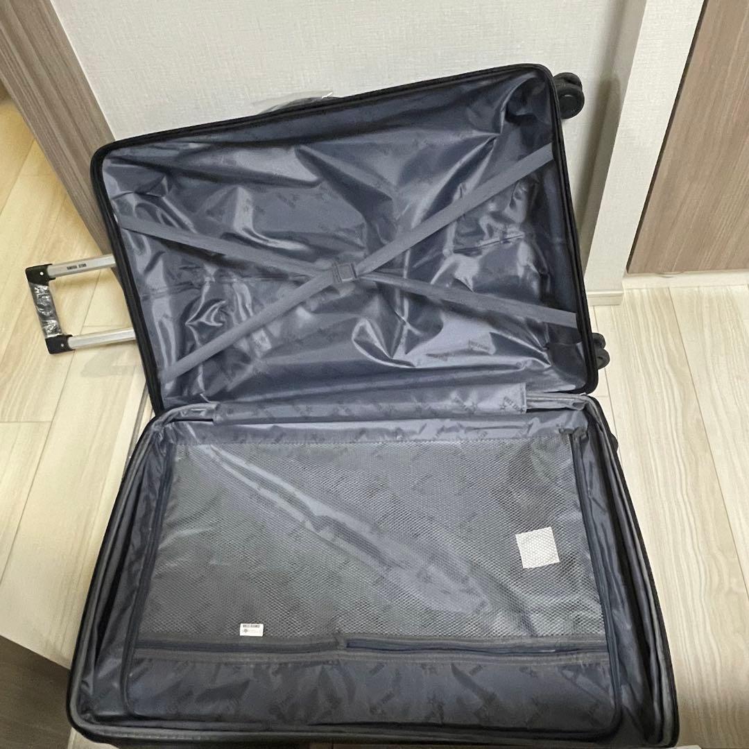 キャリーケース　28インチ　スーツケース　③ブラック　黒　四輪キャスター