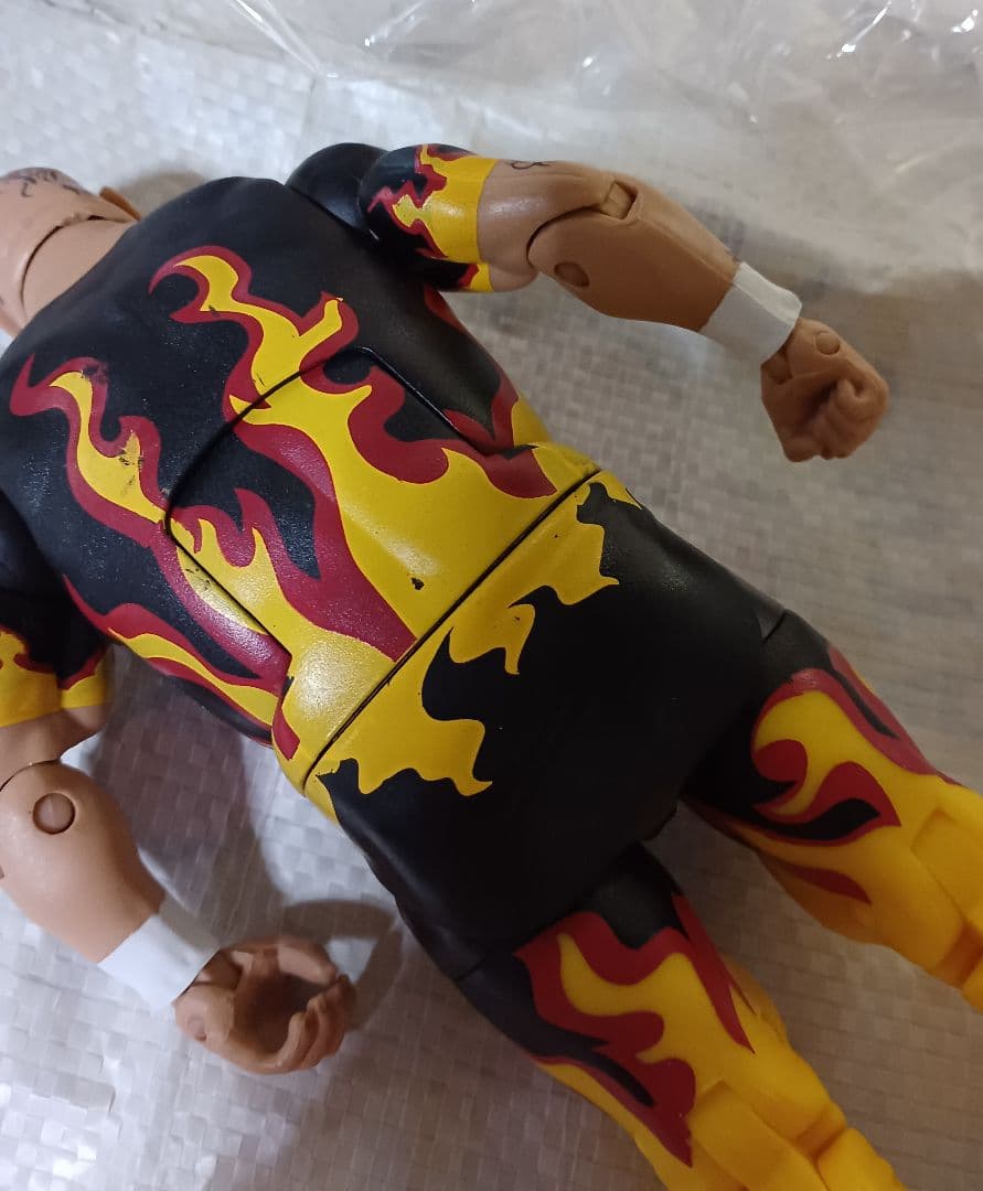 WWE　ビガロ　フィギュア