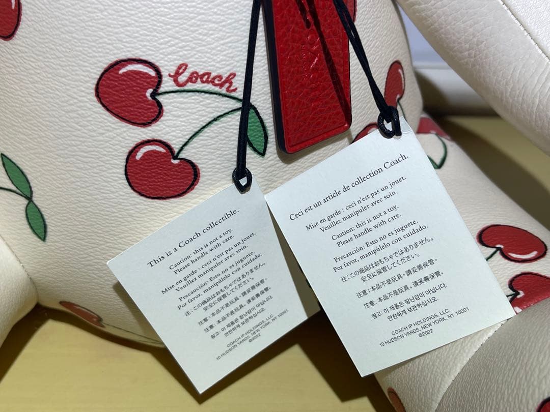 Coach チェリー柄 ぬいぐるみ