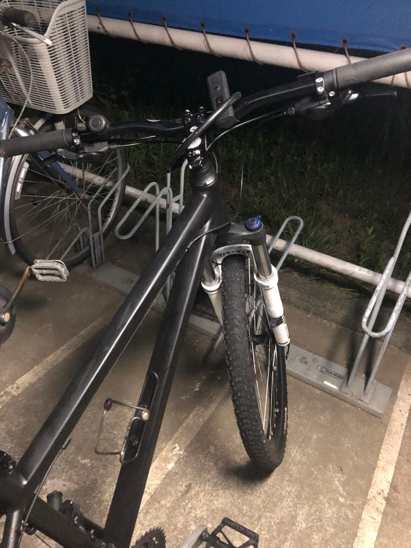 クロスバイク ブラック アルミフレーム