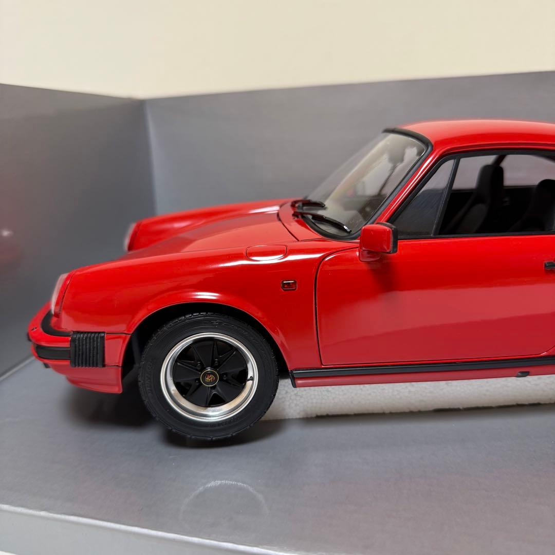 1/12 ポルシェ　911　カレラ　 3.2 クーペ　レッド　ドア開閉