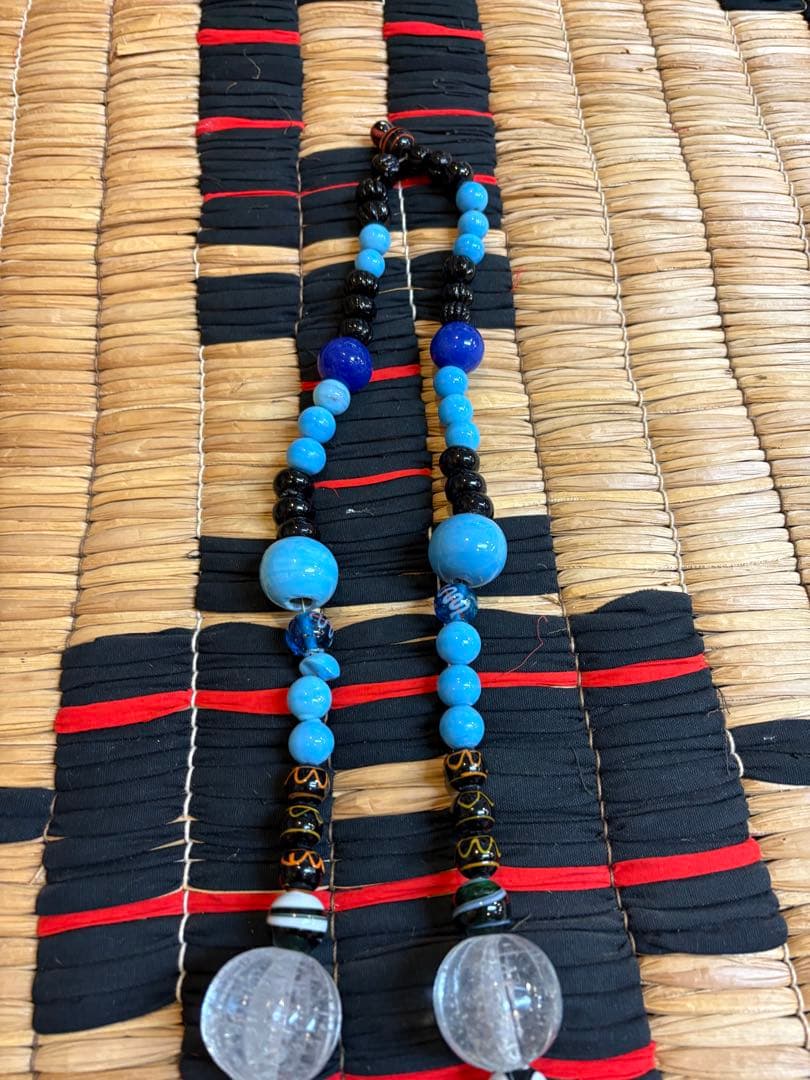 アイヌ　タマサイ　シトキ付き　三ツ巴紋　アイヌ玉　ガラス玉　蜻蛉玉