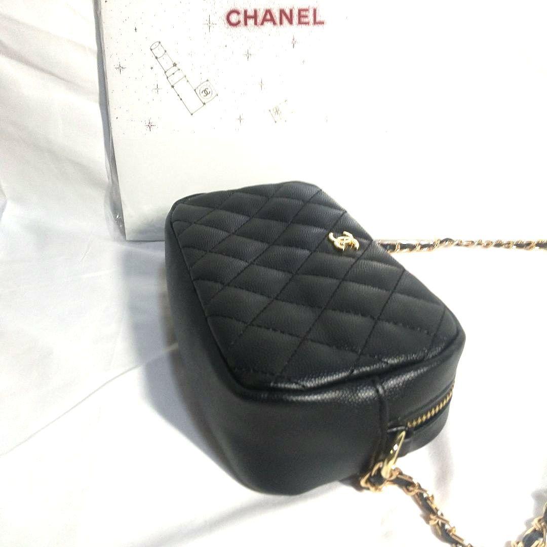新品CHANEL ノベルティ キルティング ショルダーバッグ チャームVIP限定