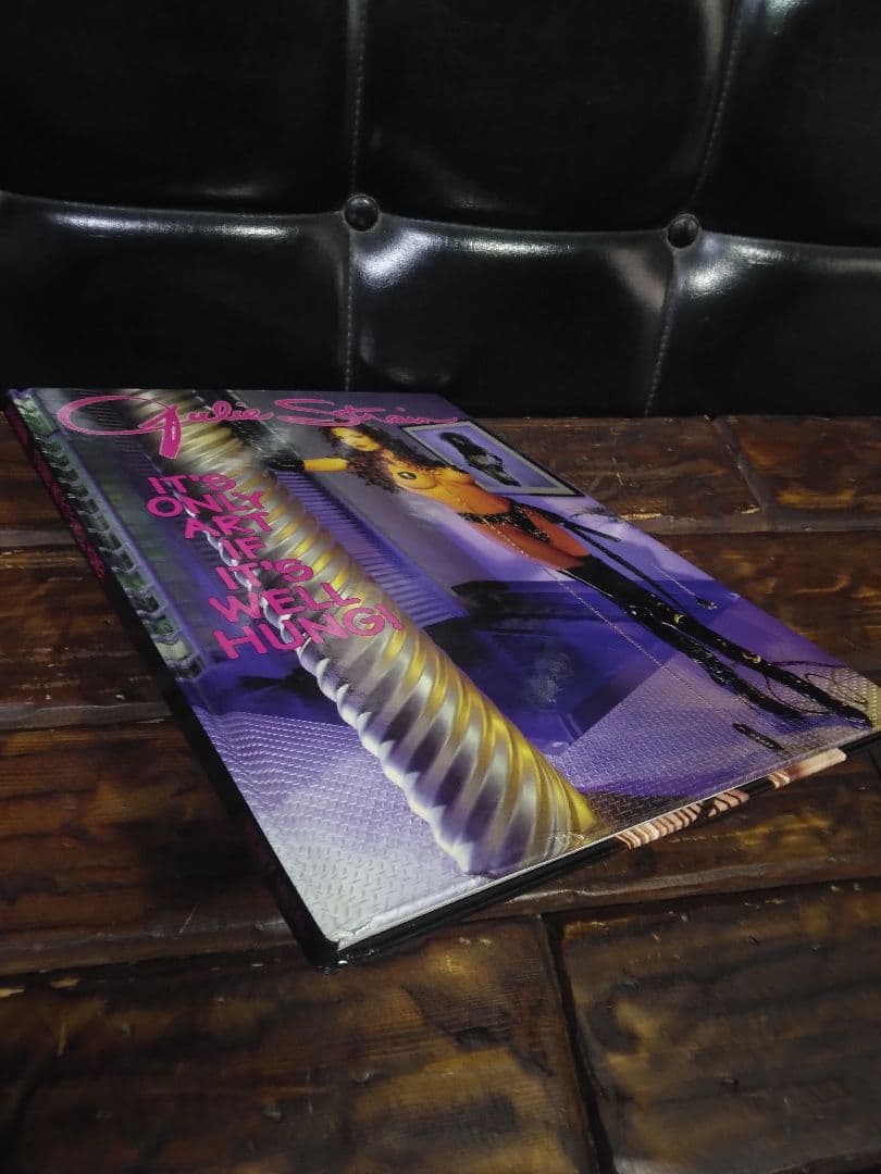 直筆サイン入り　アート　写真集　ジュリー　ストレイン　ヘビーメタル イラスト