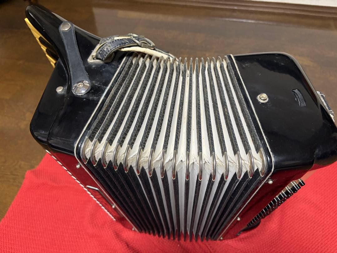 toscano アコーディオン