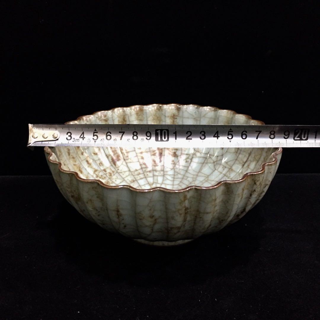 文房具 官窯 菊花茶碗　宋時代　汝窯 陶器　冰裂纹 貫入