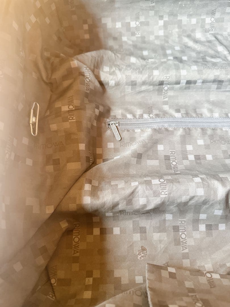 Rimowa ブラックキャリーケース