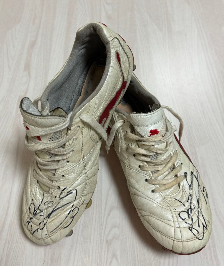 浦和レッズ 宇賀神友弥 サイン入り PUMA スパイク