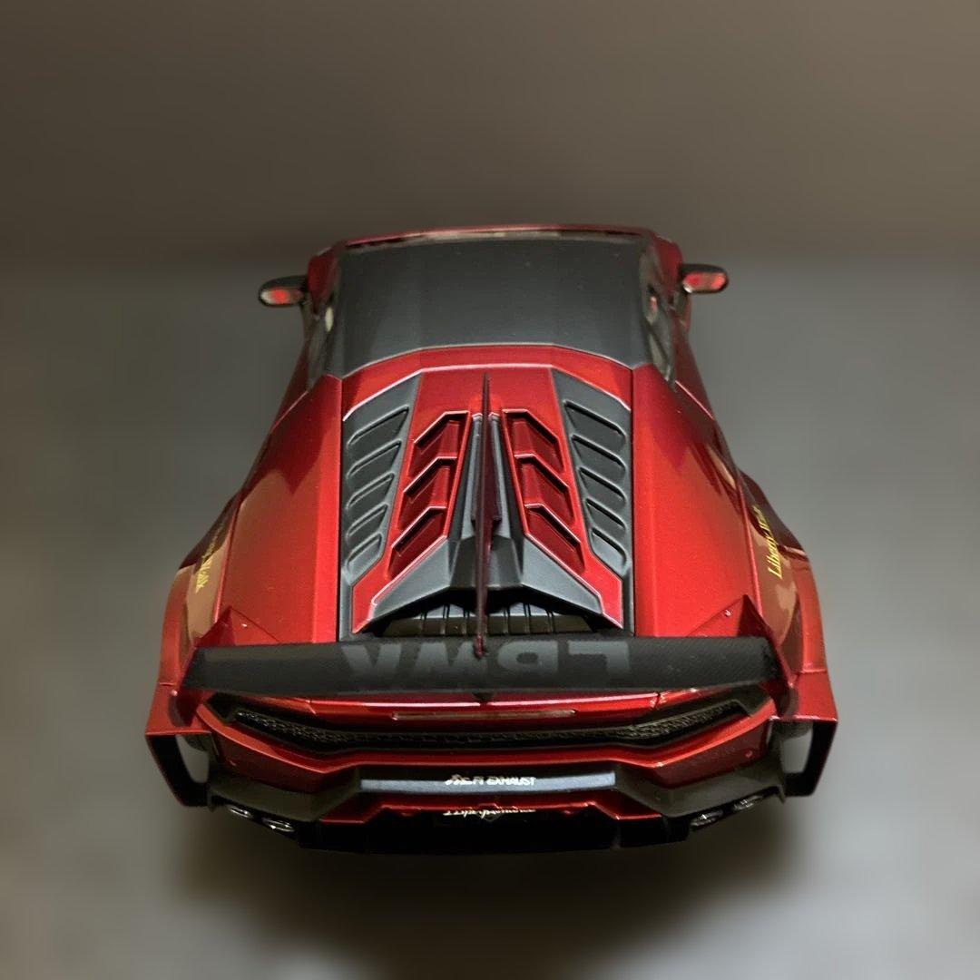 027 ランボルギーニ ウラカン リバティウォーク仕様1/18スケール ミニカー