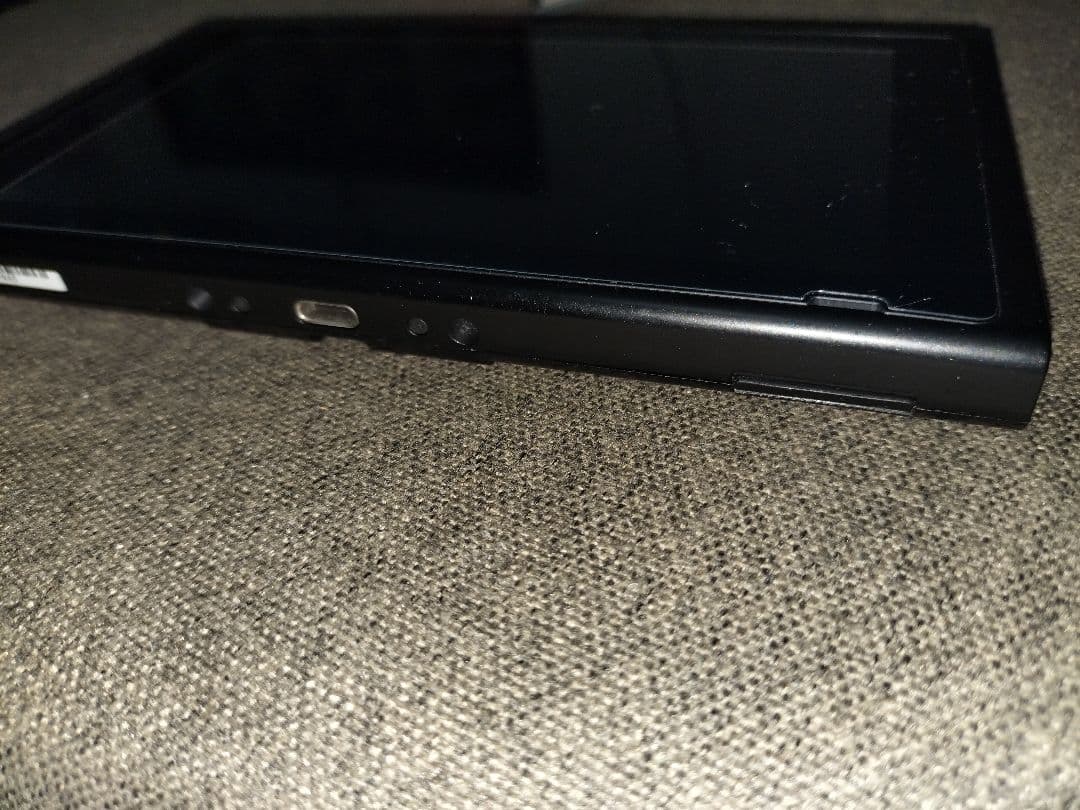 良好品　Nintendo Switch 本体　フィルム装着　任天堂スイッチ　B