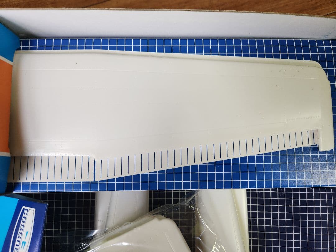 Cessna Skyhawk 172 1/72 スケールモデルキット