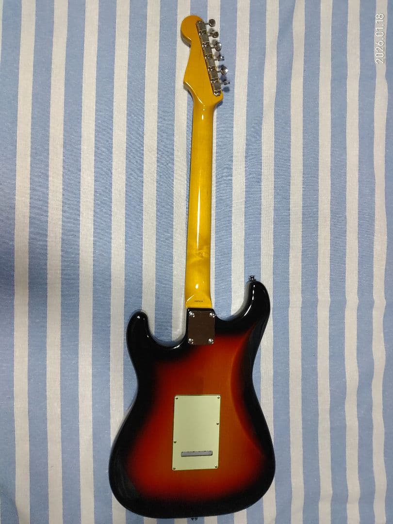 Laid BackブランドのストラトタイプギターST400 3TSまずまずキレイ