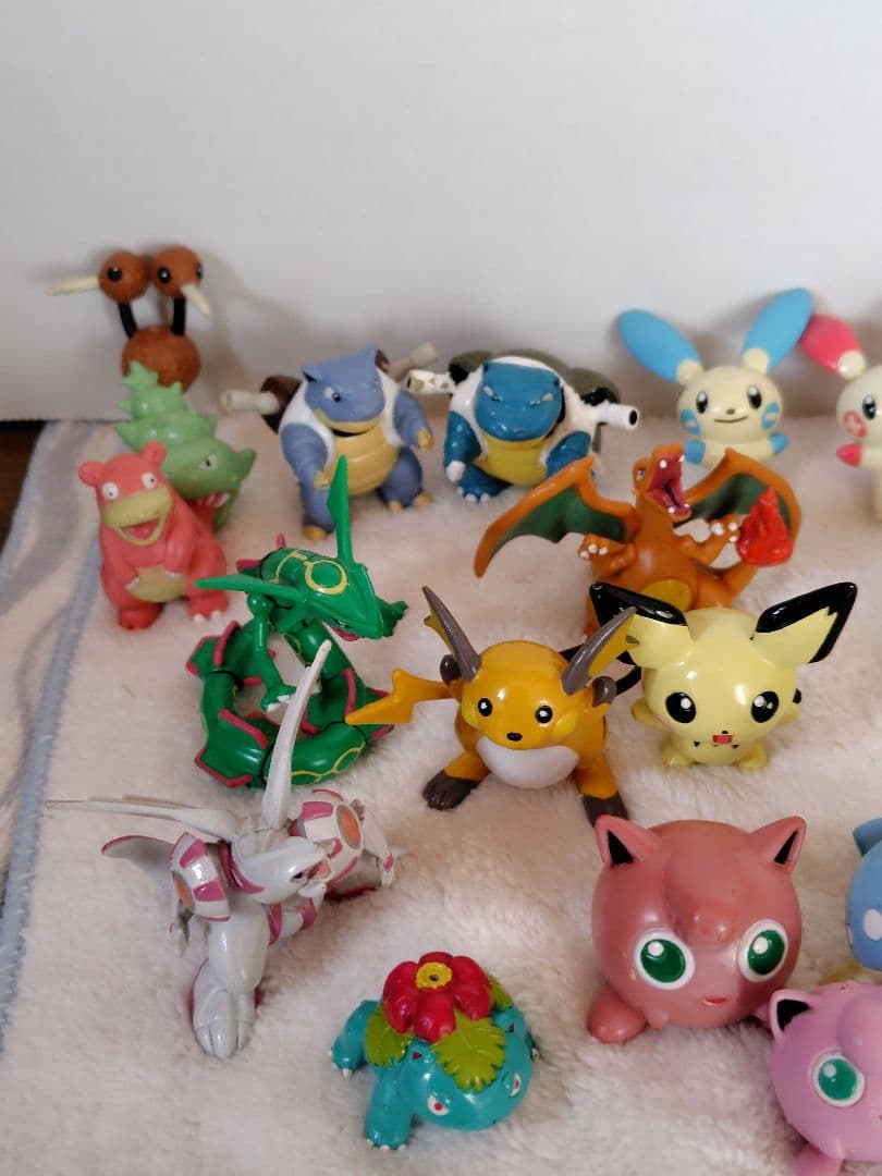 ポケモンフィギュア　モンポケ　TOMY　任天堂