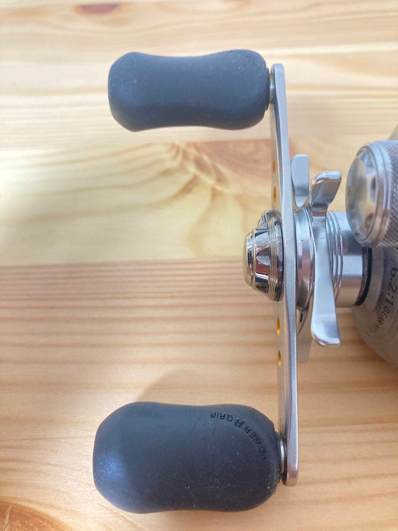 ☆良品 シマノ 07 メタニウム Mg 右ハンドル SHIMANO ベイトリール