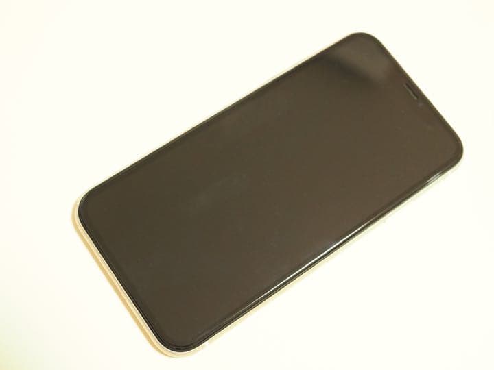 iPhone11 128GB ホワイト　simフリー
