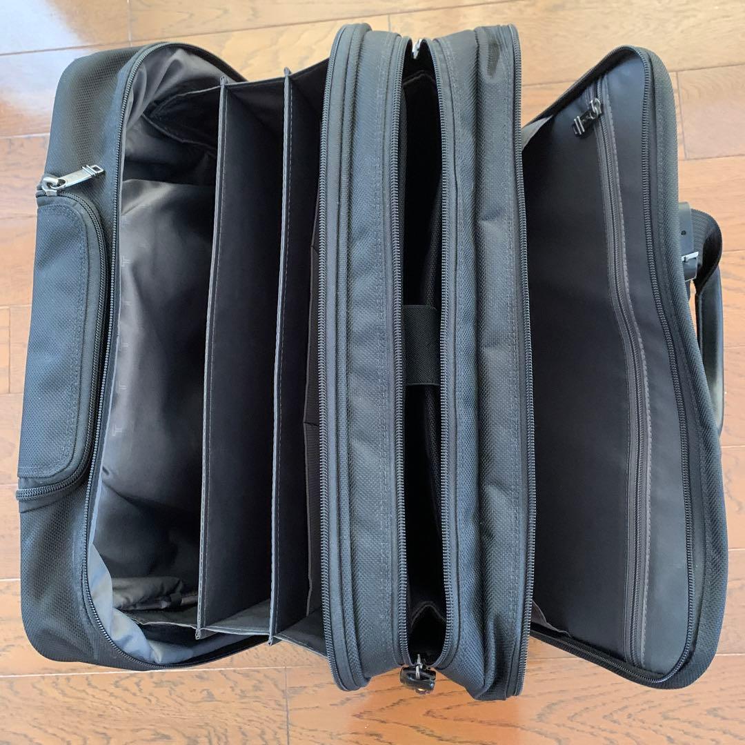 TUMI ビジネスキャリーバッグ　機内持ち込み
