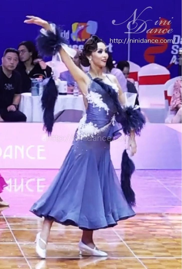 THE ONE ボールルームドレス　社交ダンス