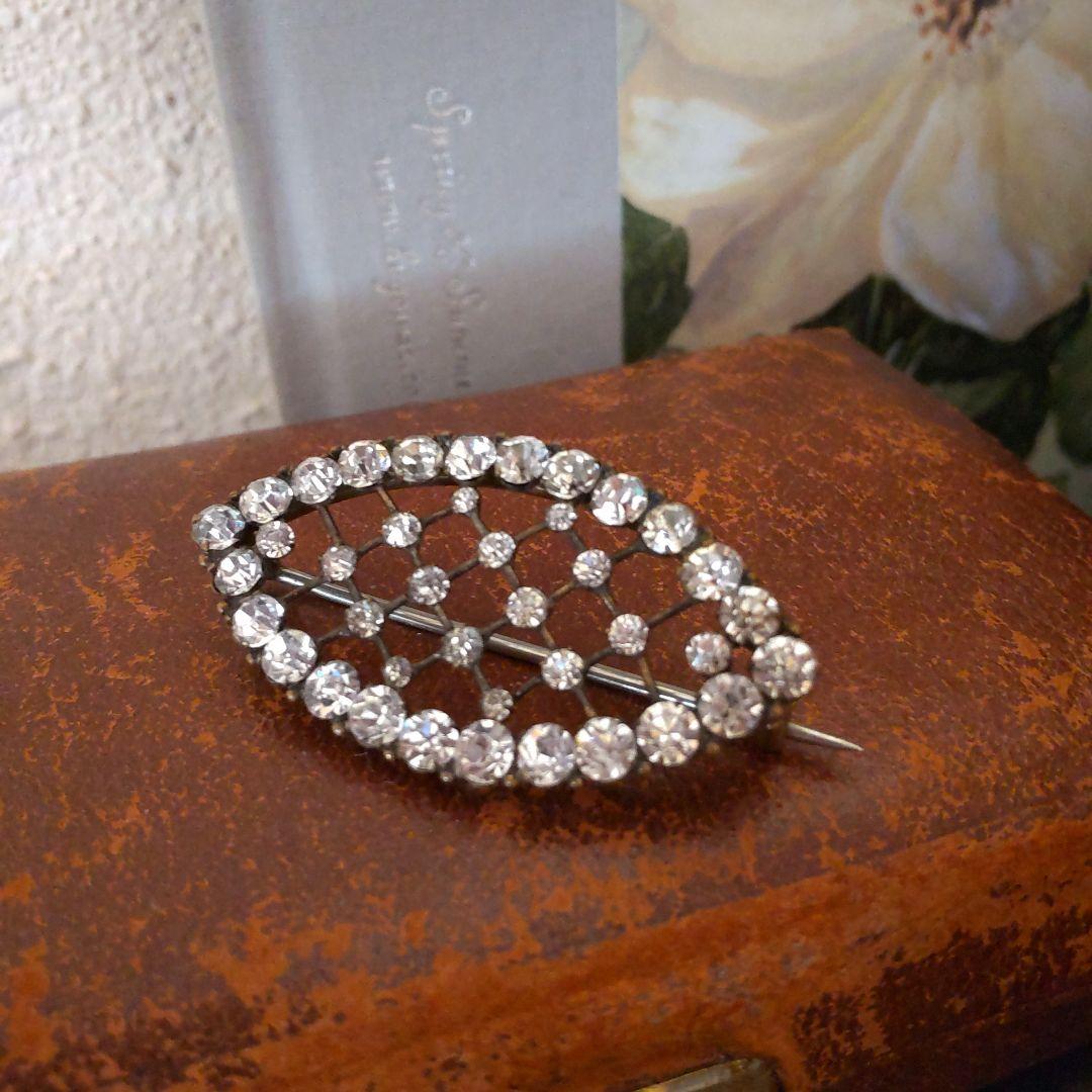 イギリスアンティーク　ブローチ