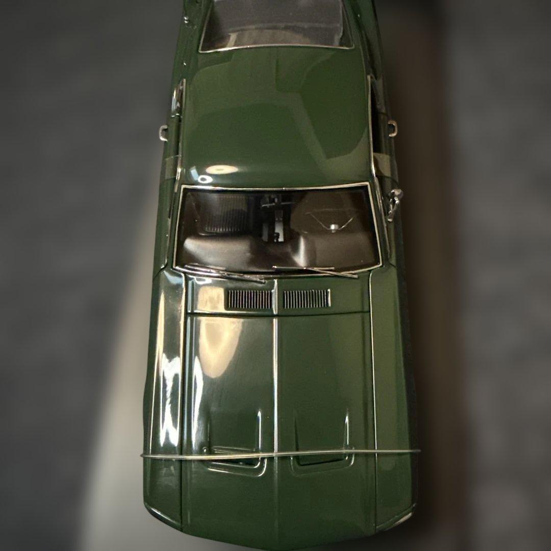 オートアート 1/18 ブリット マスタング オリジナル ダイキャストモデル