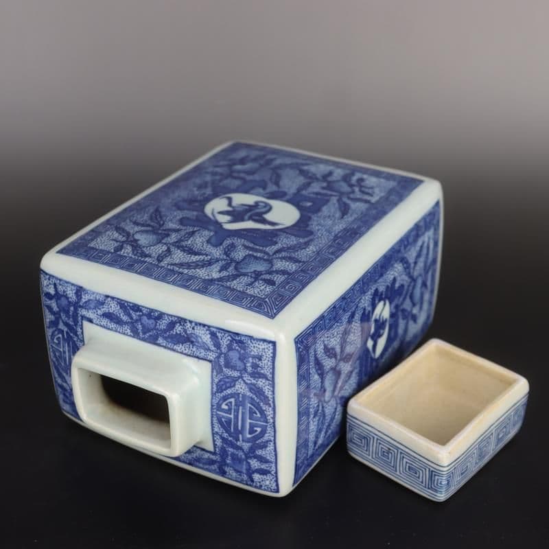 青鶴寿紋四角い茶筒  景徳鎮 陶磁器 装飾品 現代工芸品 美術品 置物