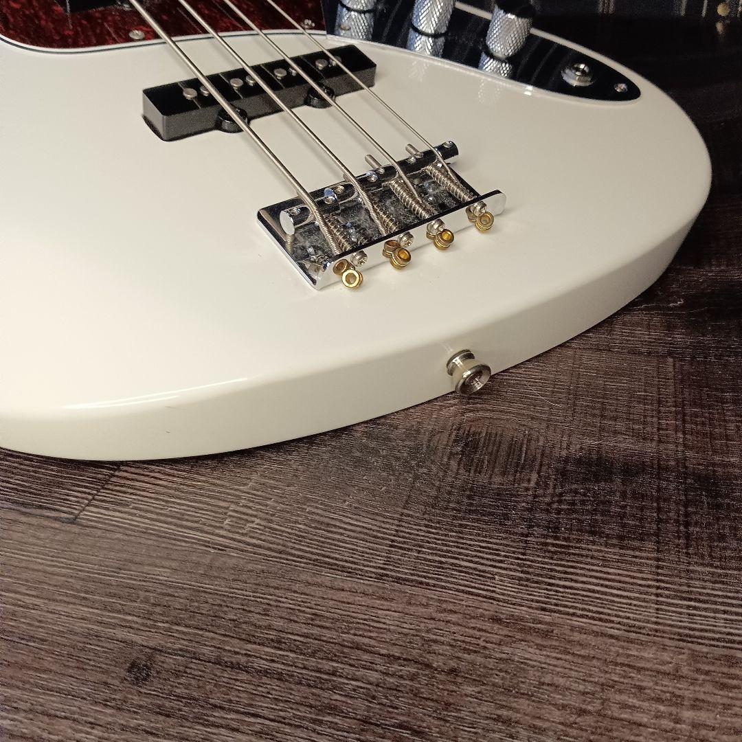 美品 Bacchus バッカス JB ジャズベース ホワイト エレキ ジャズベ