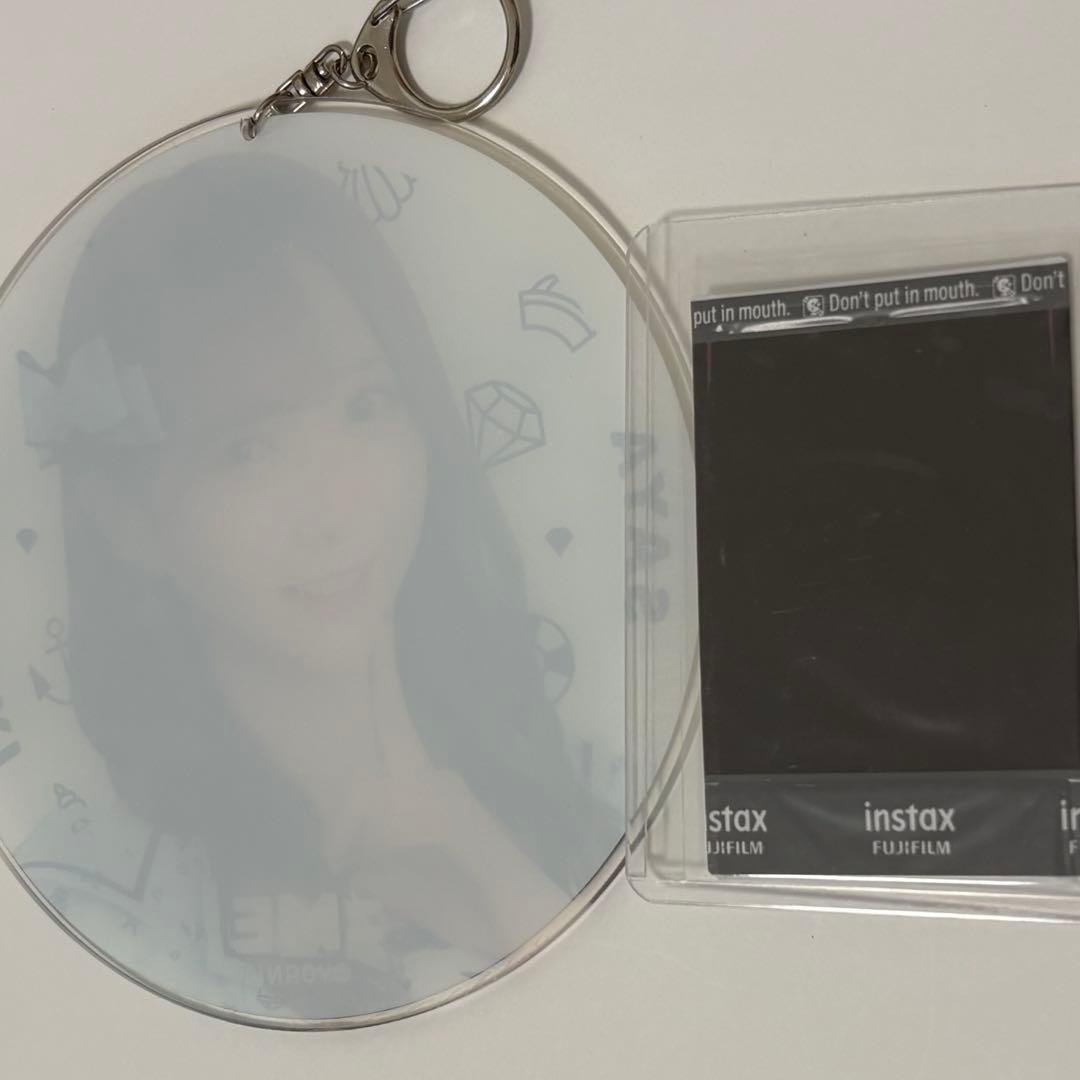 値下げ‼️ ≠ME ノイミー 谷崎早耶 ビッグアクリルキーホルダー、直筆チェキ