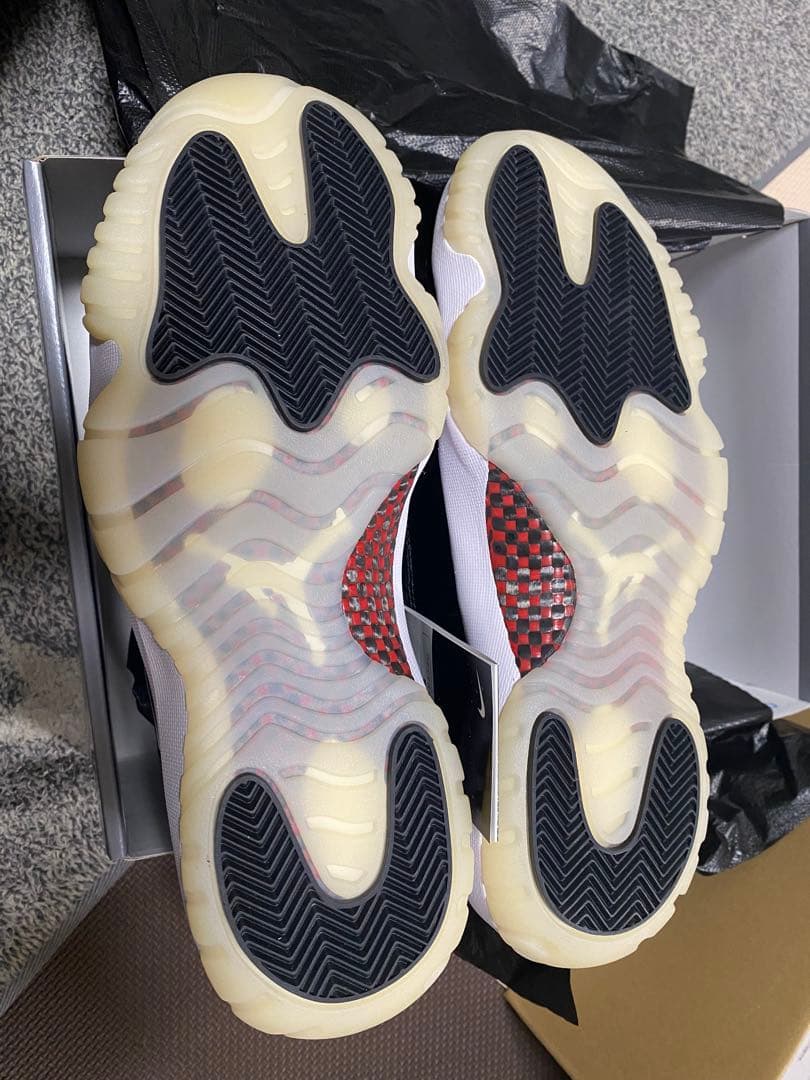 【早い者勝ち】エア ジョーダン 11 LOW AV2187-001