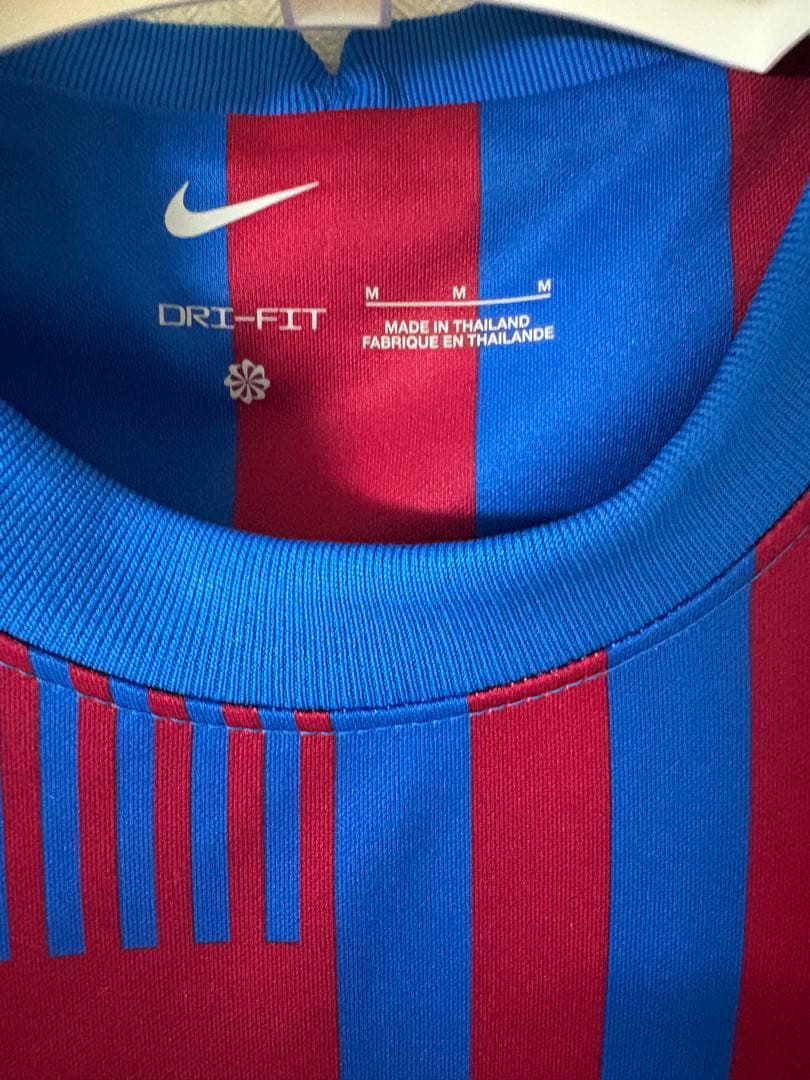 ルイススアレス直筆サイン入り　バルセロナ　ユニフォーム　正規品