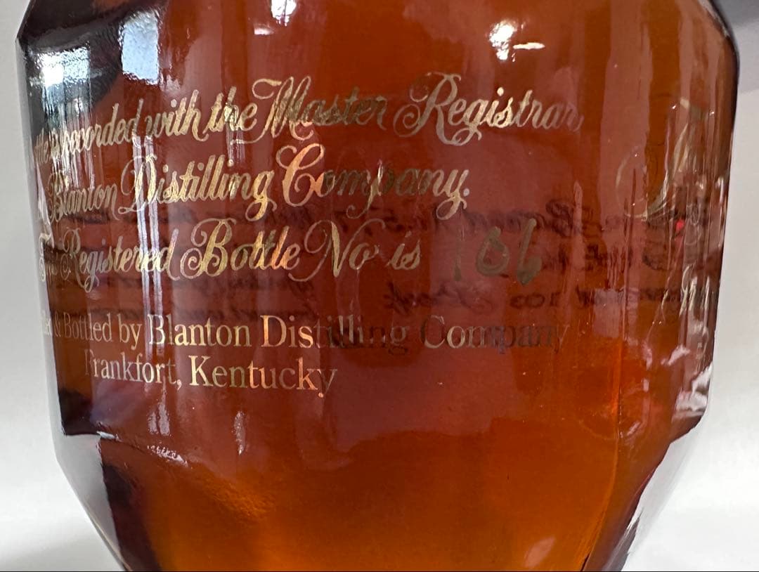 Blanton's Bourbon Whiskey 51.5% 箱付き